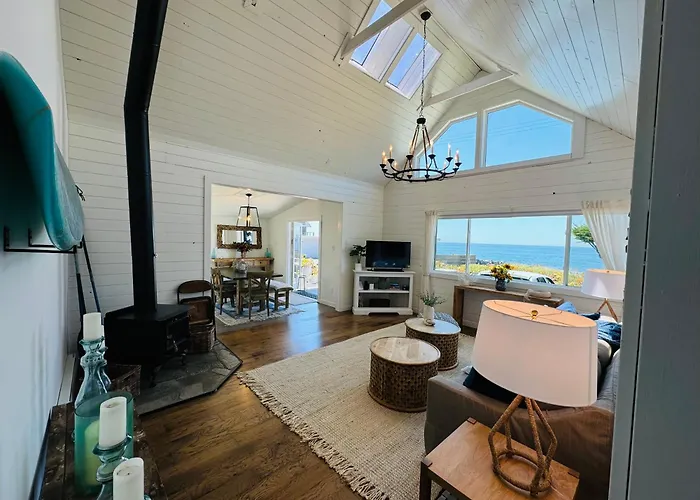 Ocean And Sunset Views - Cliff Side Cottage