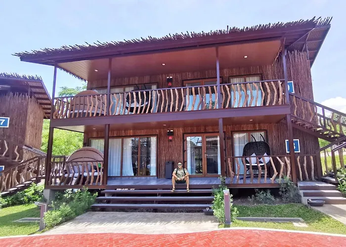 Crusoe Cabins Costa Azalea