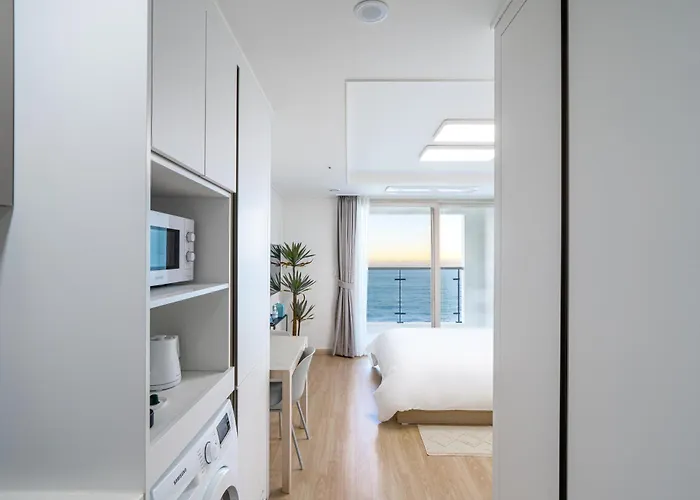 Urbanstay Sokcho Deungdae Beach