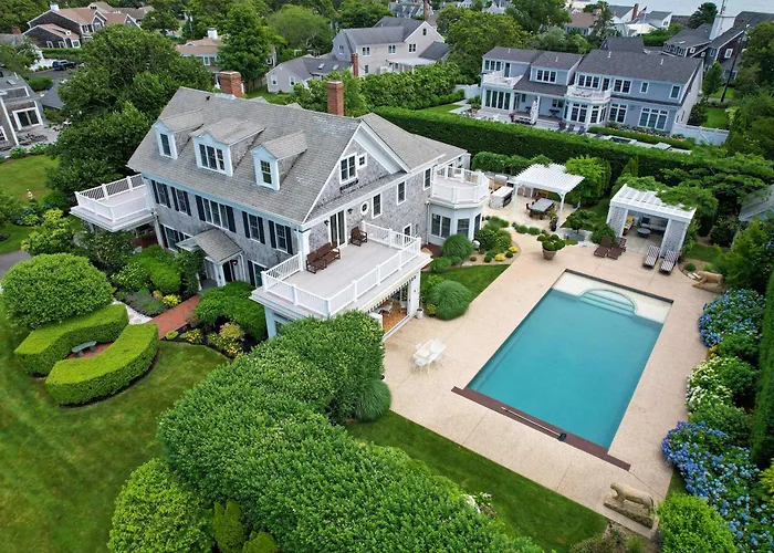 Luxurious Estate Private Heated Pool