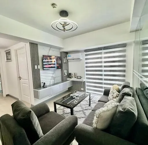 2Br Mountain View Cabin - The Bali Corner At Azure North