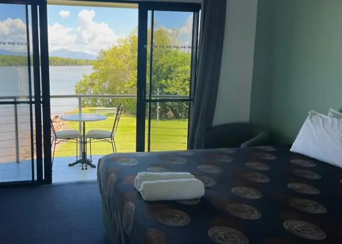 Lucinda Cove Resort