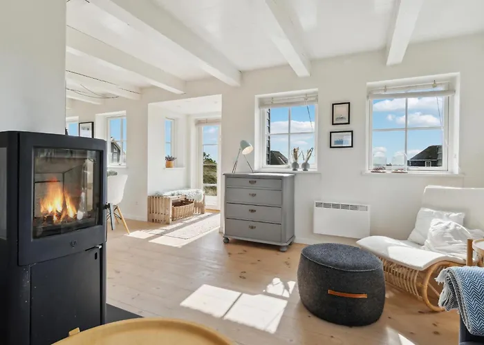 2 Bedroom Stunning Home In Blavand