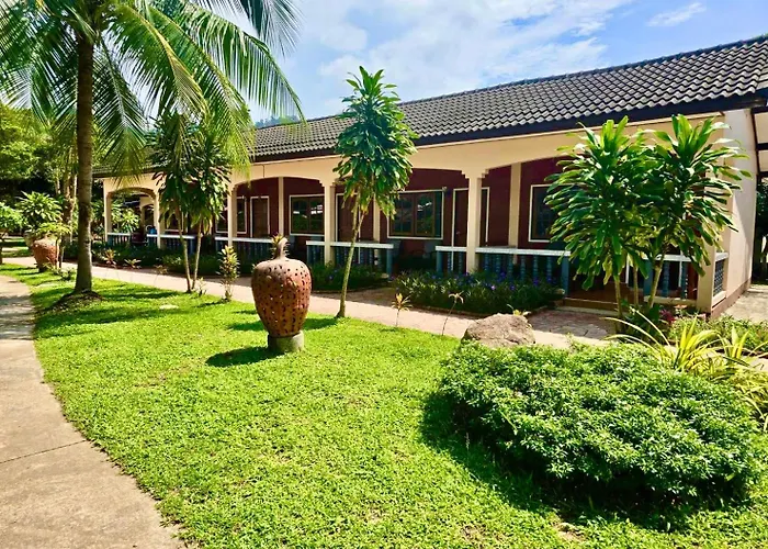 Happy Lagoon Bungalow