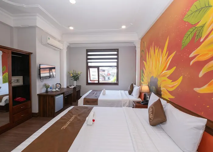 Jade Hotel