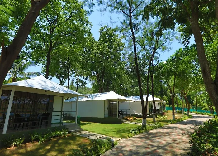 White Feather Resort Kauncha
