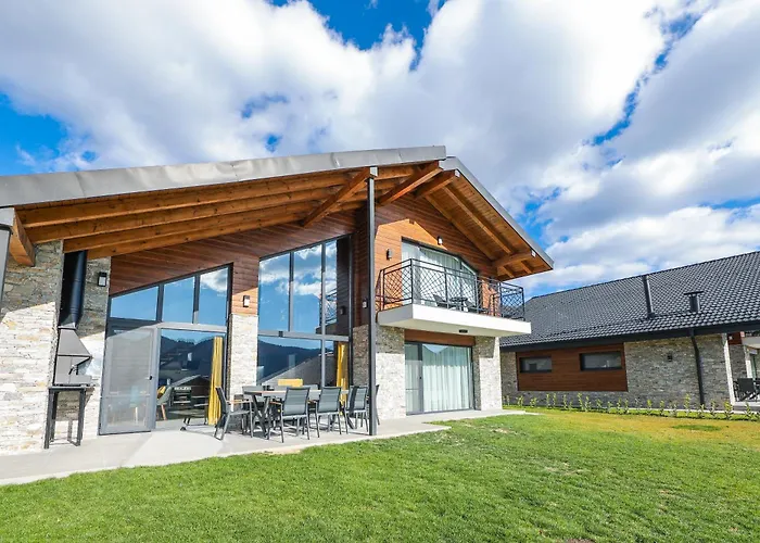Lavalliere Hotel & Villas