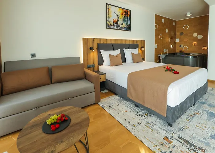 Lavalliere Hotel & Villas
