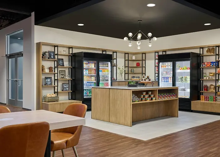 Delta Hotels By Marriott Milwaukee Northwest