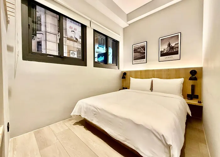 N2 Hotel
