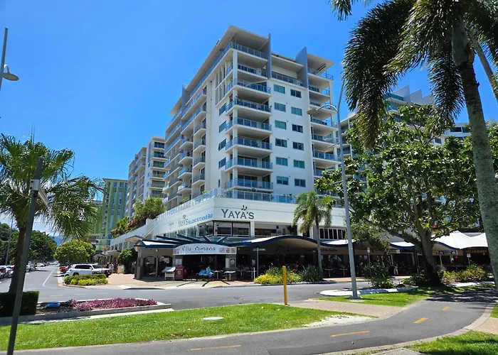 Cairns Reefside Retreats