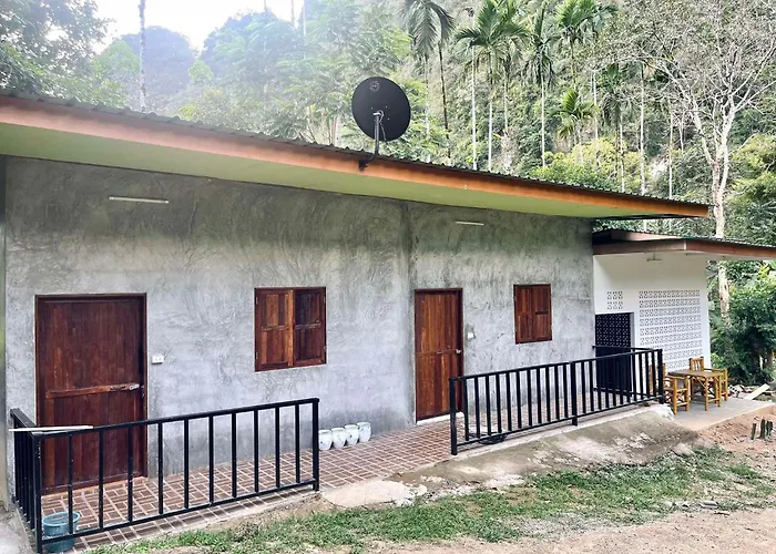 Khao Sok Green Mountain View