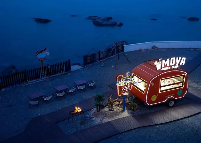 Moya Resort Hotel-Near Laoshan Scenic Area,Free Private Beachcombing, Free Diy Experience, 3 Free Photographers' Photos, Paid Provision Featured Seafood
