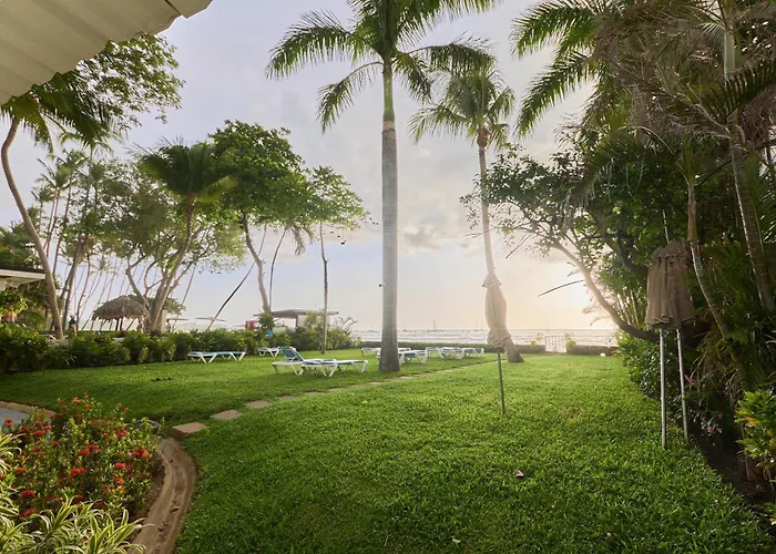 Perla De La Playa Beachfront Hotel