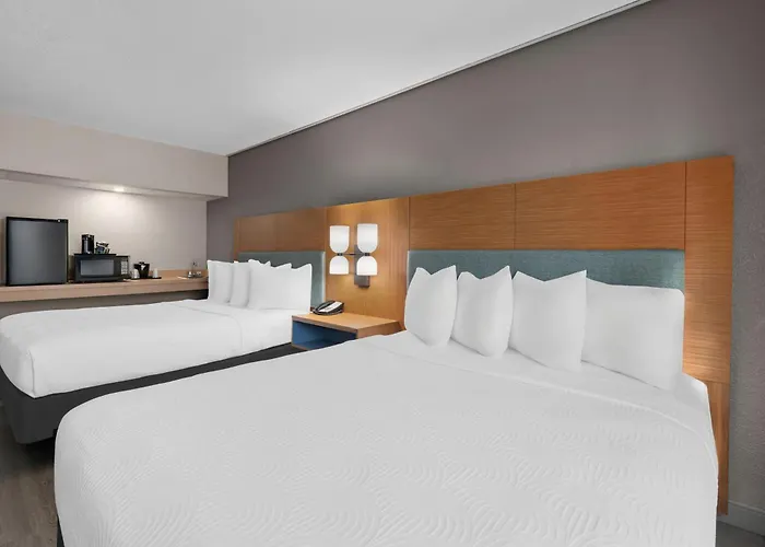 Country Inn & Suites By Radisson, Near The National Sports Center, Coon Rapids, Mn