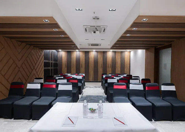 The Suncourt Hotel Yatri
