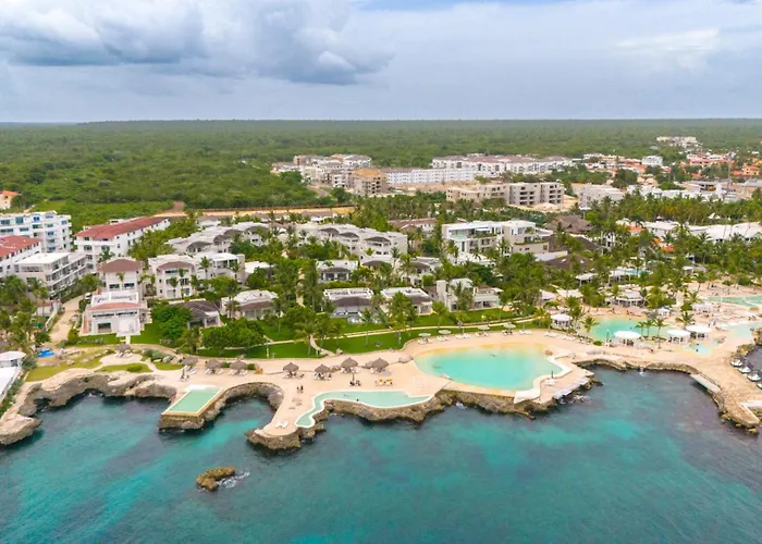 Tracadero Beach Club & Holidays Rentals