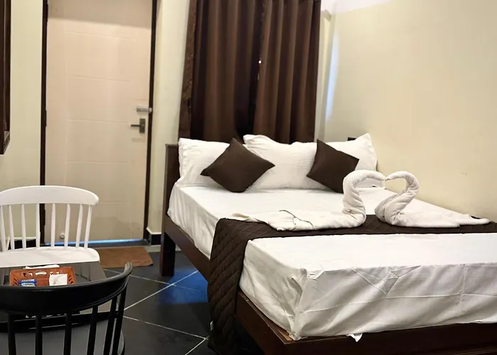 Divine Beach Inn - The Sea Shore Hotel