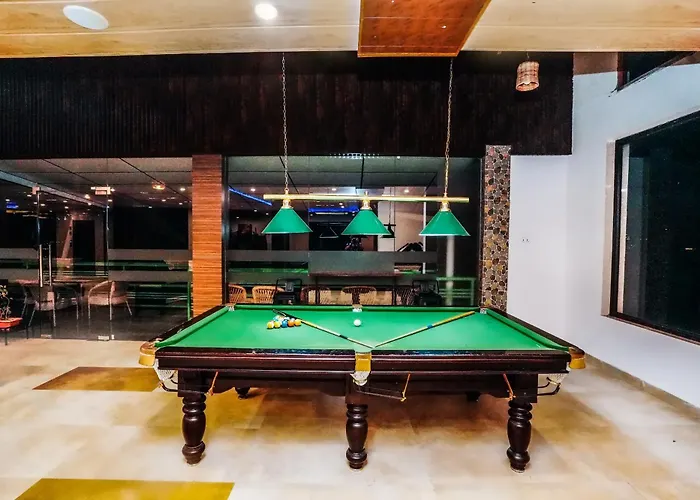 Nature Valley View Resort Mashobra !! Luxury Choice !! Gaming Zone !! Open Terrace !! Big Parking