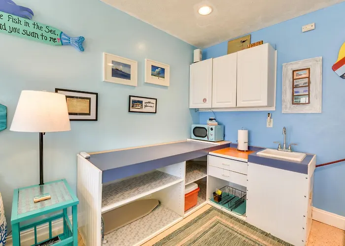 Pcb Studio W/ Private Patio: Steps To Beach!