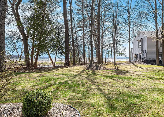 ♚ Gorgeous Sunset Views ♚ @ The Shores Lake View ☀ Condo