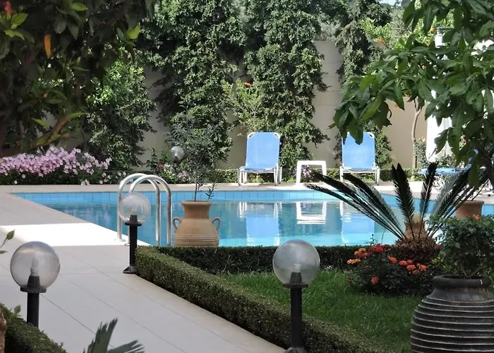 Golden Rose Suites