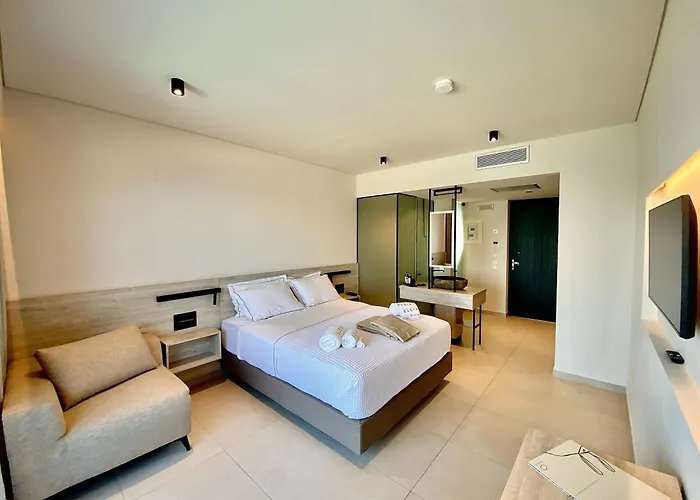 Eleia Seafront Rooms & Villas