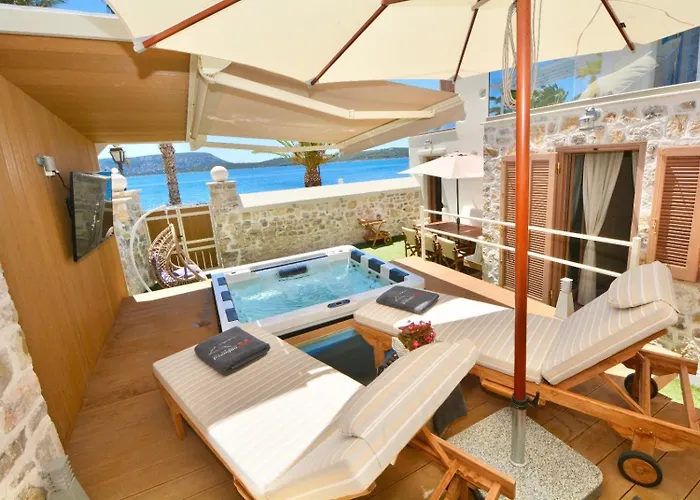 Villasonboard Rock Villa 3 Bed, 3 Bath, Jacuzzi, Seaside Ermioni