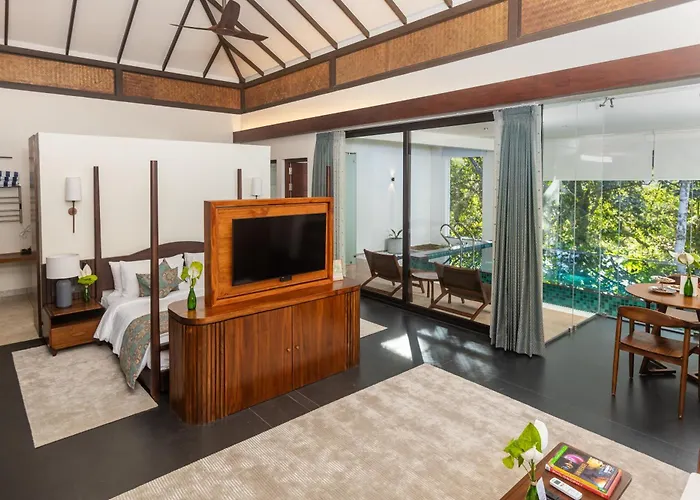 The Ibnii - Eco Luxury Resort