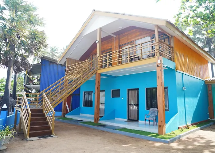 Golden Beach Hotel & Restaurant