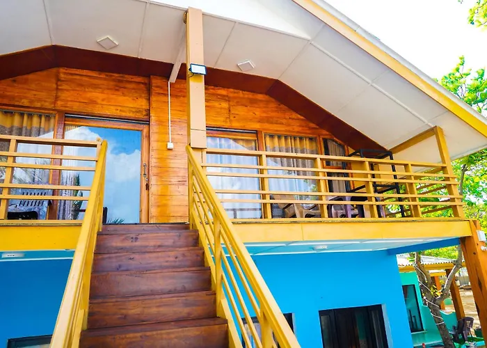Golden Beach Hotel & Restaurant