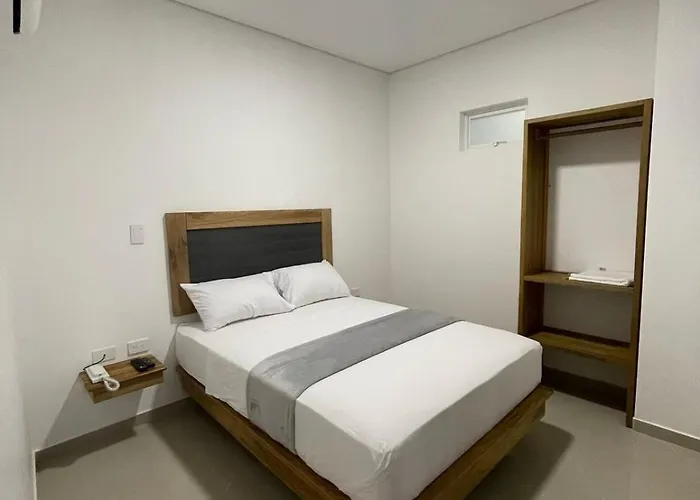 Hotel El Faro - Desayunos incluidos - Manga, Cartagena