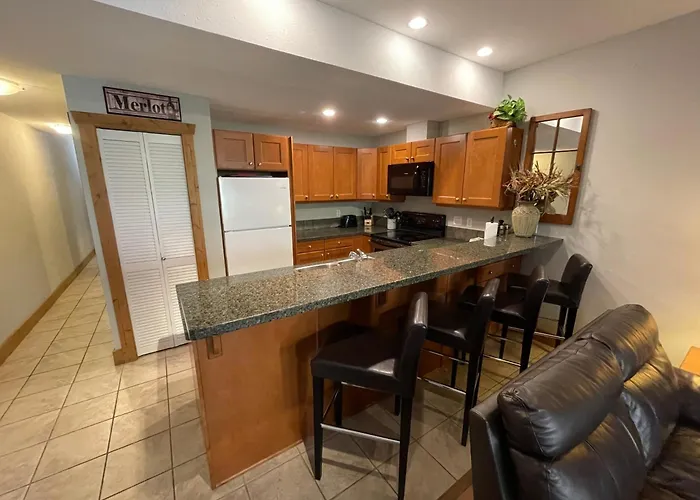 Luxury Condo 2Bed, 1Bath, Pool, Hot Tub, Beach, Golf