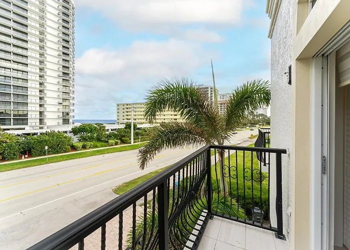 Beachside Luxury Private Townhome With Pool And Ocean Views