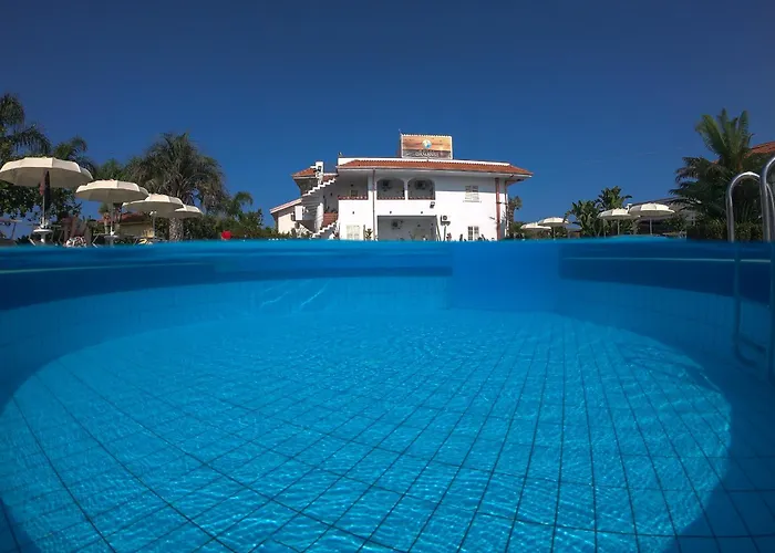 Hotel Damanse