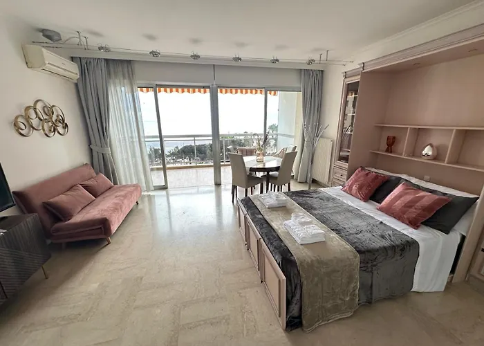 Maison Blanc