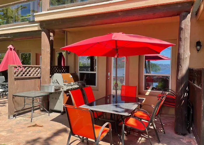 Lakefront Townhouse Family Complex, Popular Wine Country And The Best Golfing
