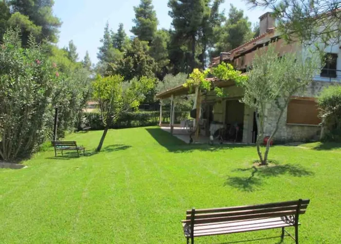 Sani Beach House 5 Minute Walk To The Beach