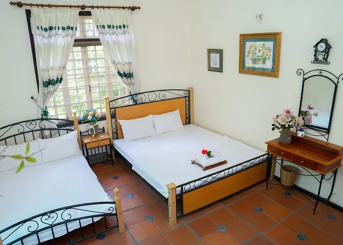 Pine Hill Villas & Camping
