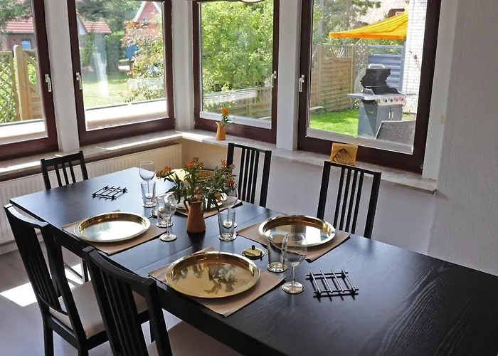 Ferienhaus Heimathafen direkt am Strand mit eingez Garten