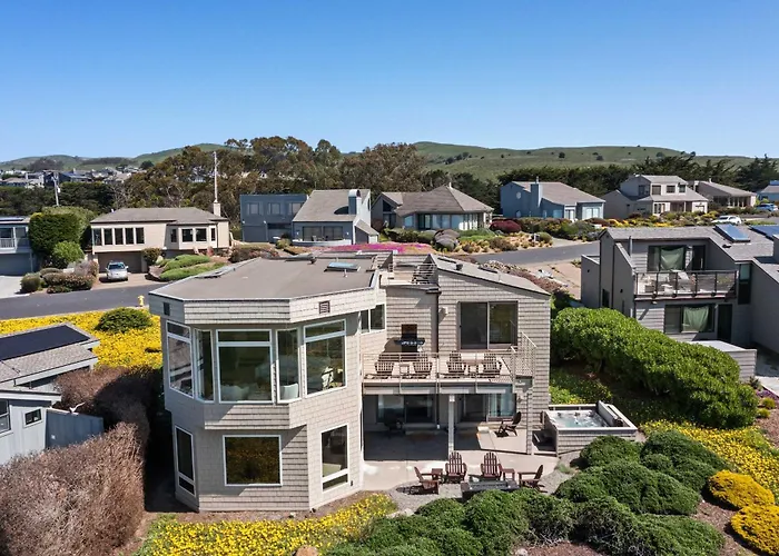 Breathtaking Views Of The Pacific Ocean Rooftop Balcony Gourmet Kitchen And Hot Tub Overlooking Golf Course