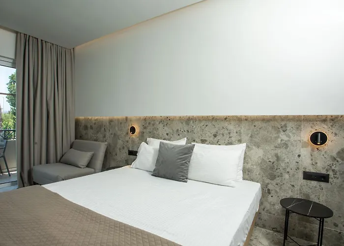 Dias Studios & Suites