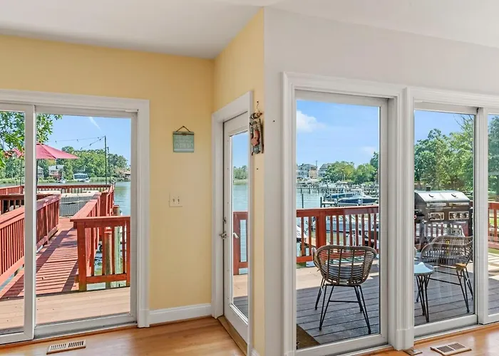 Waterfront Getaway - Dock Ur Boat & Walk To Beach