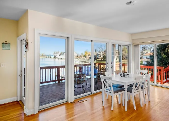 Waterfront Getaway - Dock Ur Boat & Walk To Beach