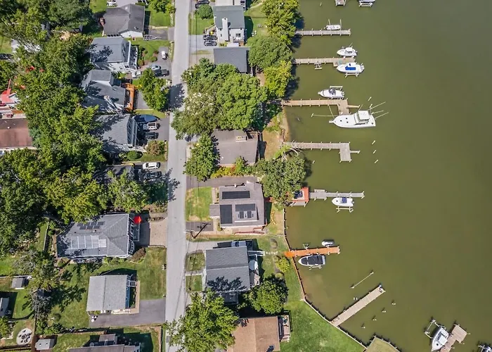 Waterfront Getaway - Dock Ur Boat & Walk To Beach