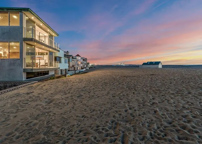 Modern Ocean Front Beach Home- 3 King Beds 3 Bedroom