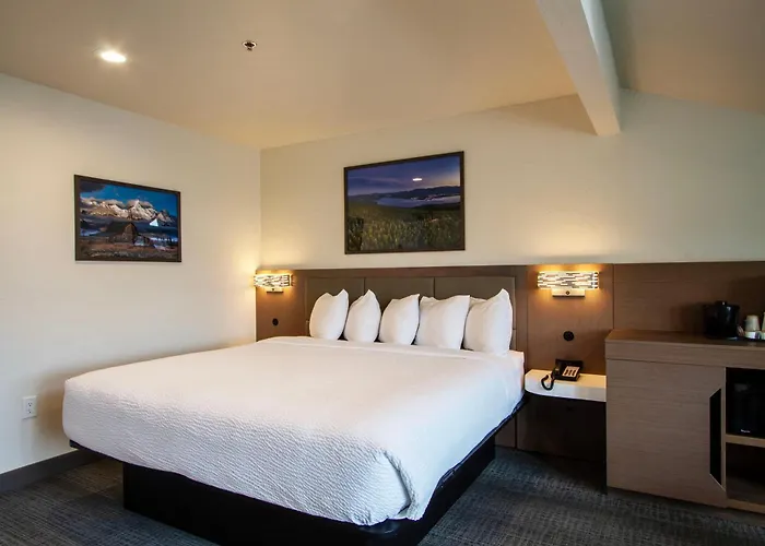 Sandpoint Hotel & Suites Downtown