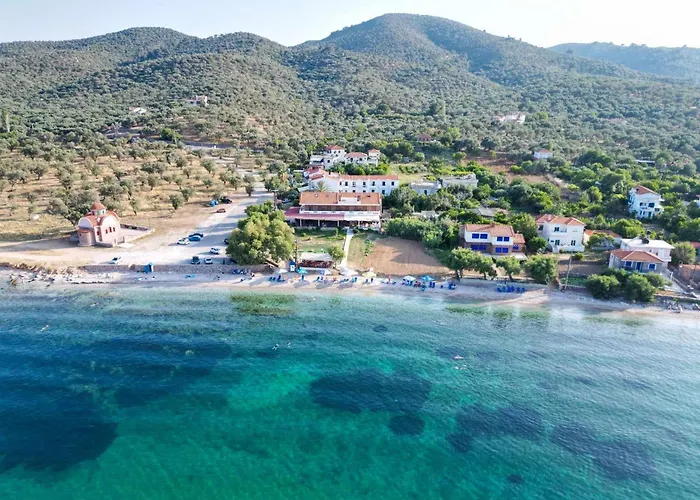 Aigeiros Apartments & Restaurant