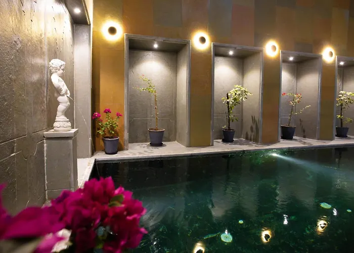 Madri Retreat - Heritage Boutique Hotel With Pool