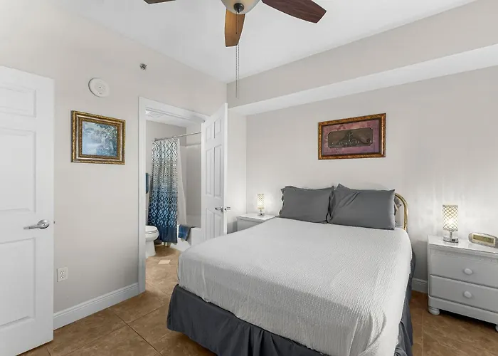 Beautiful Destin Beach View Condo